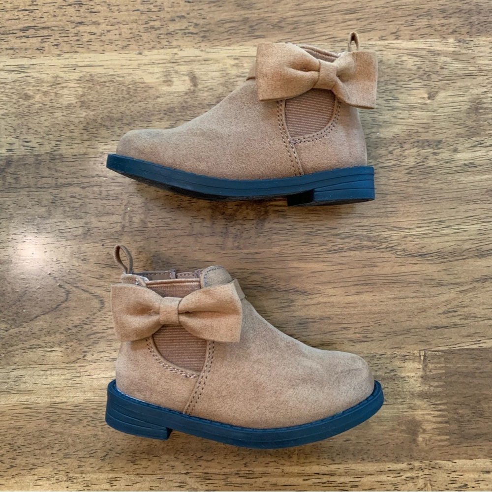 Gap Toddler Vegan Suede Bow Chelsea Boots; Size 6